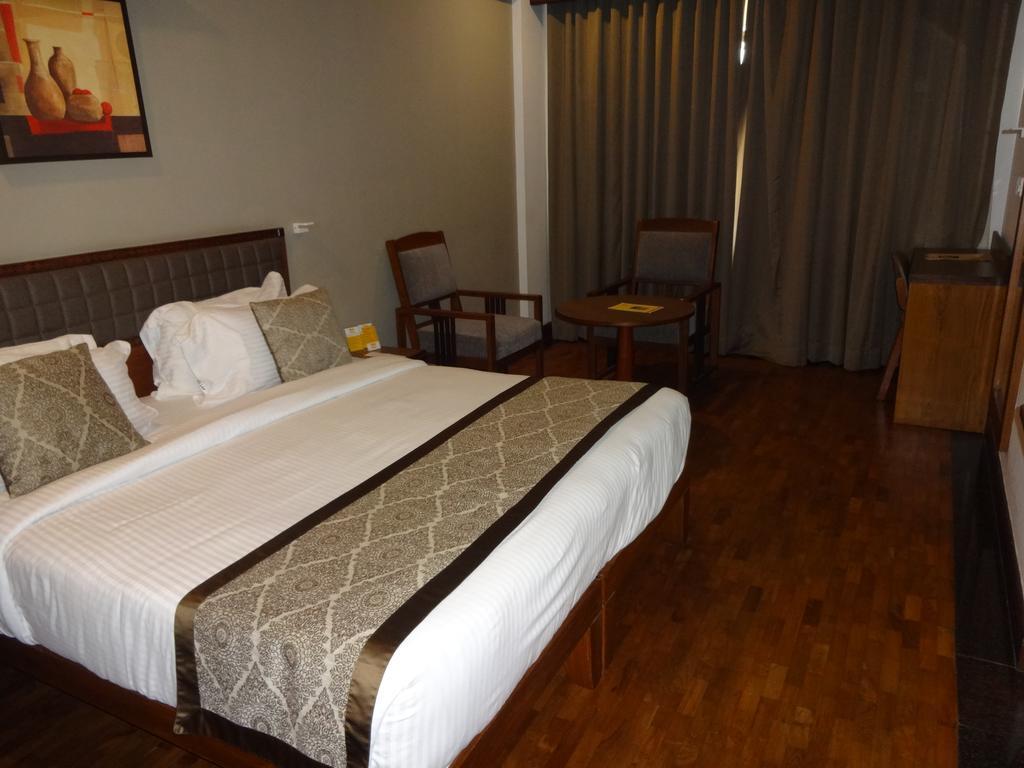 Keys Select By Lemon Tree Hotels, Malabar Gate, Kozhikode Exterior foto