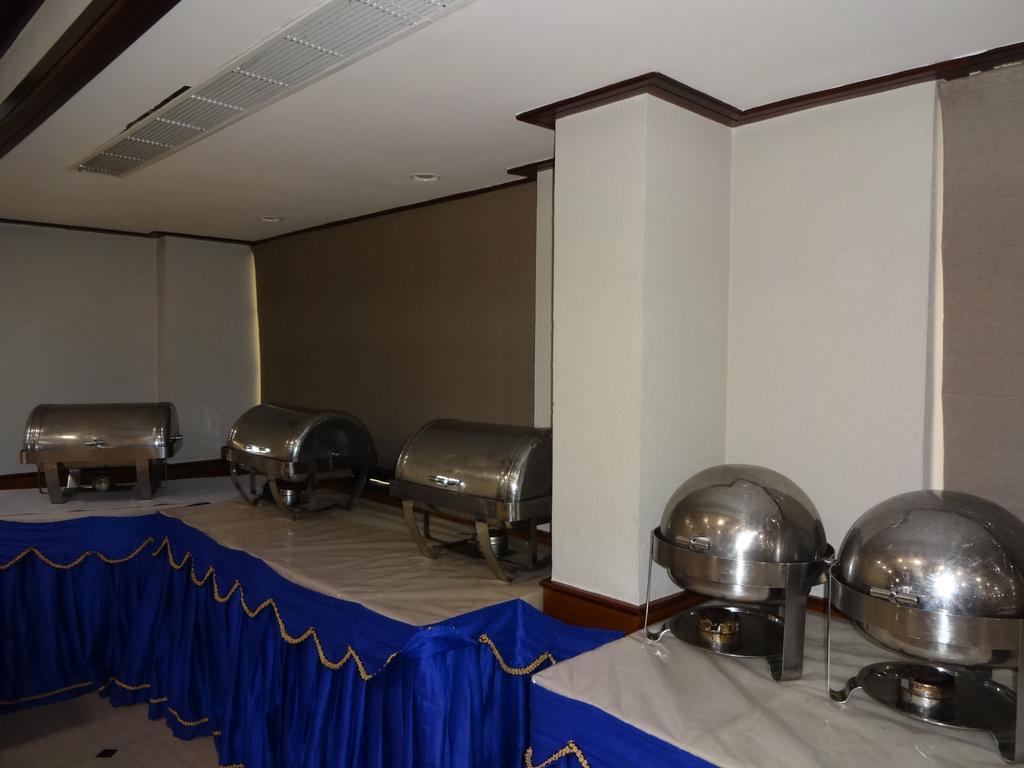Keys Select By Lemon Tree Hotels, Malabar Gate, Kozhikode Exterior foto